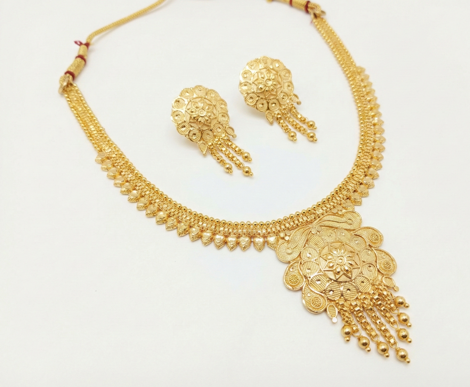 Close-up view of premium artificial Temple Jewellery Necklace Set For Women Traditional Antique Gold Artificial Bridal Choker Jwellery Ladies Fancy Kundan Pearl Oxidised Silver Ruby Diamond Zaveri Haldi Aesthetic Layered Butterfly Silk Thread Women Jwelleries Western Girls by Innovate Art Impex.