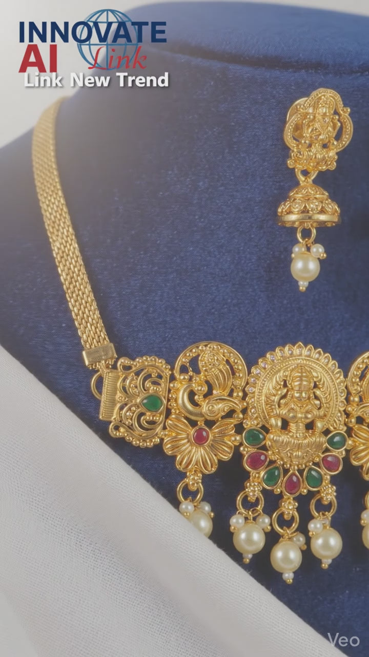 Devi Engraved Necklace Set