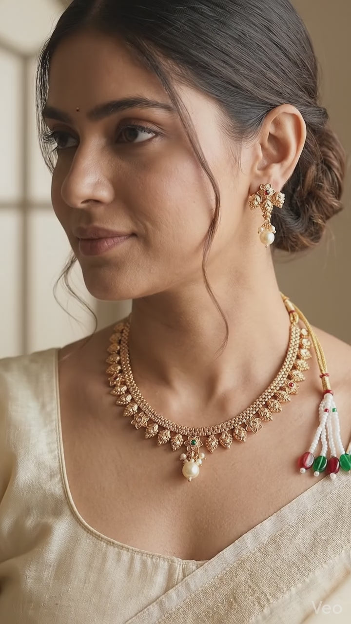 Load video: Temple Jewellery Necklace Set